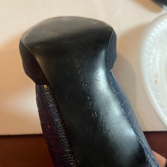 Zara Women Sz 38 US 8 Navy Blue Snake Print Suede Pointed Toe Heels - Picture 9 of 10